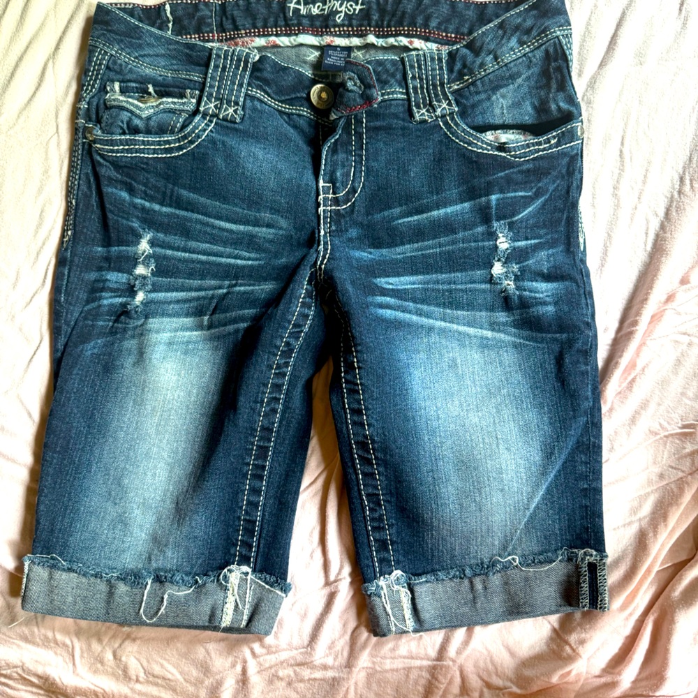 Amethyst jean shorts size 5